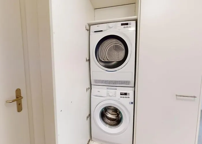 Amazing Big In The Center - Sun 7 * Zürich